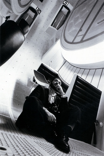 Stanley Kubrick sur le tournage de 2001: L’Odyssée de l’espace (2001: A Space Odyssey, GB/USA 1965-68) © The Stanley Kubrick Archive.