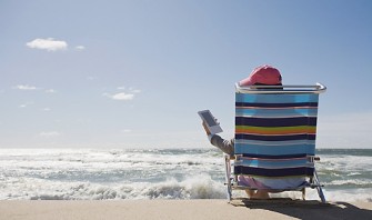 Bagni di sole ed immersioni nella lettura. Qualche consiglio letterario per l’estate 2012