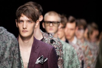Mascolinità contemporanea per l’uomo di Andrea Pompilio, collezione p/e 2014 (VIDEO)