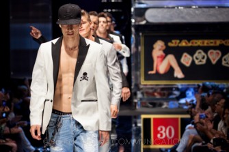 La collezione uomo estate 2014 di Philipp Plein, fa Jack Pot a Milano (VIDEO)