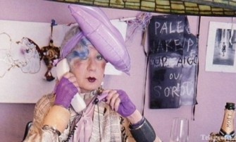 “Hat-ology” a Milano: una mostra per ricordare Anna Piaggi