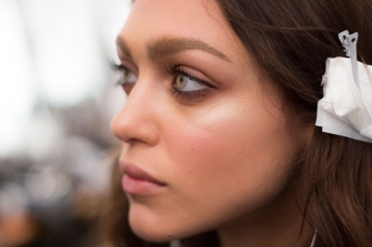 BEAUTY TALK: Backstage at Ermanno Scervino S/S 2016 Fashion Show