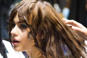 BEAUTY TALK: Backstage at Aigner S/S 2016 Fashion Show